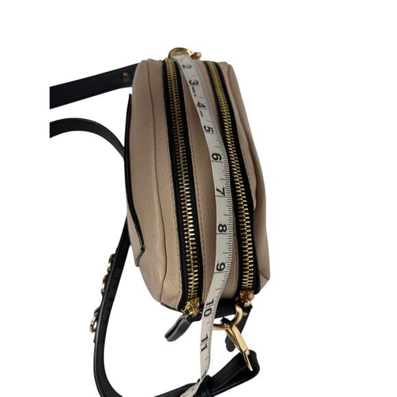 Urban Expressions Audrey Crossbody Bag Two Tone Bag Zip Closure Adjustable Strap - Picture 9 of 16